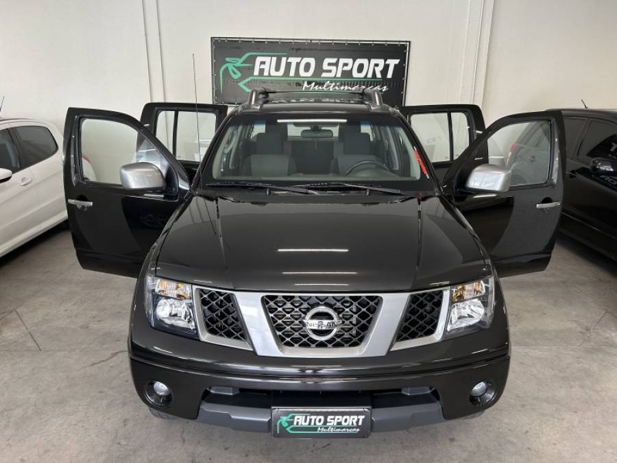 NISSAN - FRONTIER - 2011/2012 - Preta - R$ 95.000,00