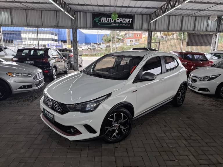 FIAT - ARGO - 2019/2020 - Branca - R$ 73.900,00