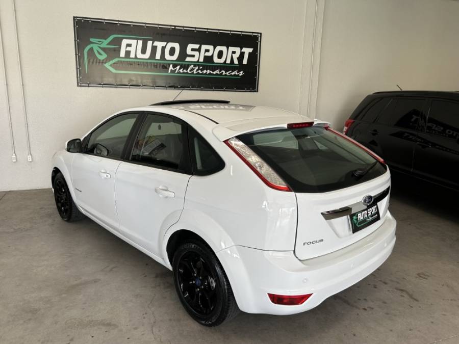 FORD - FOCUS - 2013/2013 - Branca - R$ 56.900,00