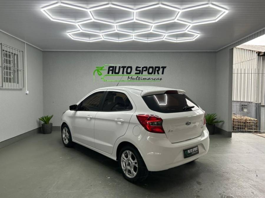 FORD - KA - 2016/2017 - Branca - R$ 49.900,00
