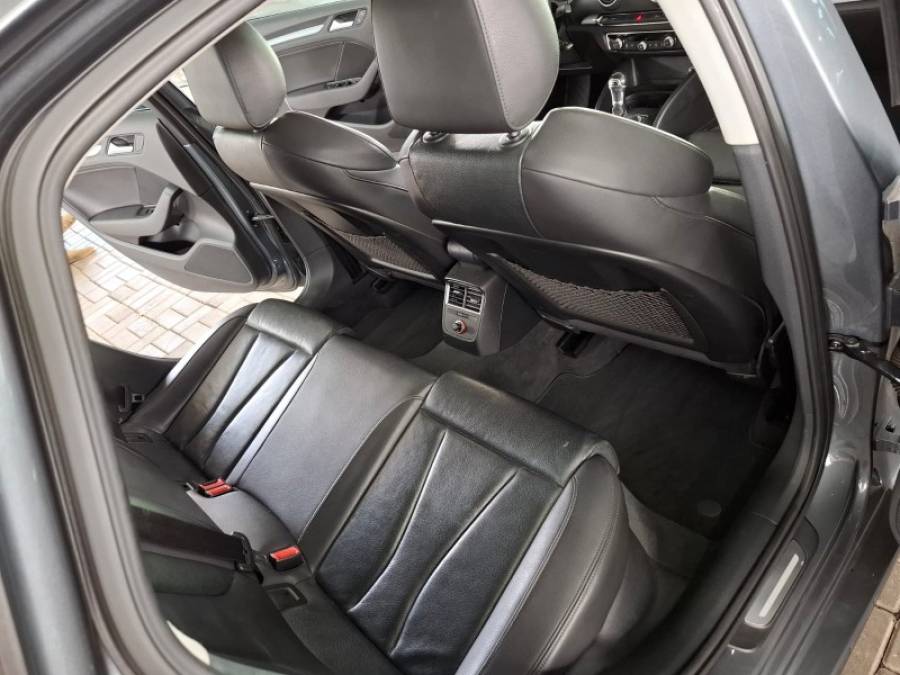 AUDI - A3 - 2015/2015 - Cinza - R$ 91.900,00