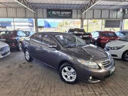 TOYOTA - COROLLA - 2010/2011 - Cinza - R$ 61.900,00