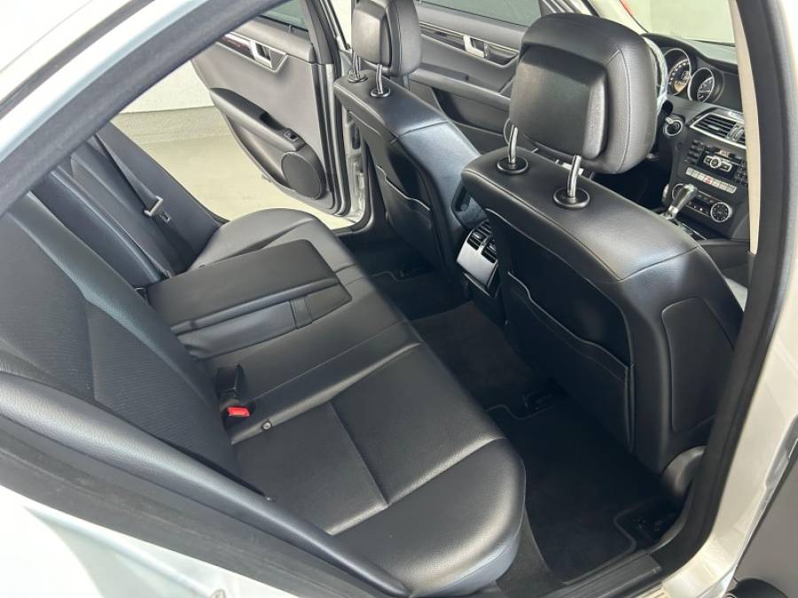 MERCEDES-BENZ - C 180 - 2012/2012 - Prata - R$ 74.900,00