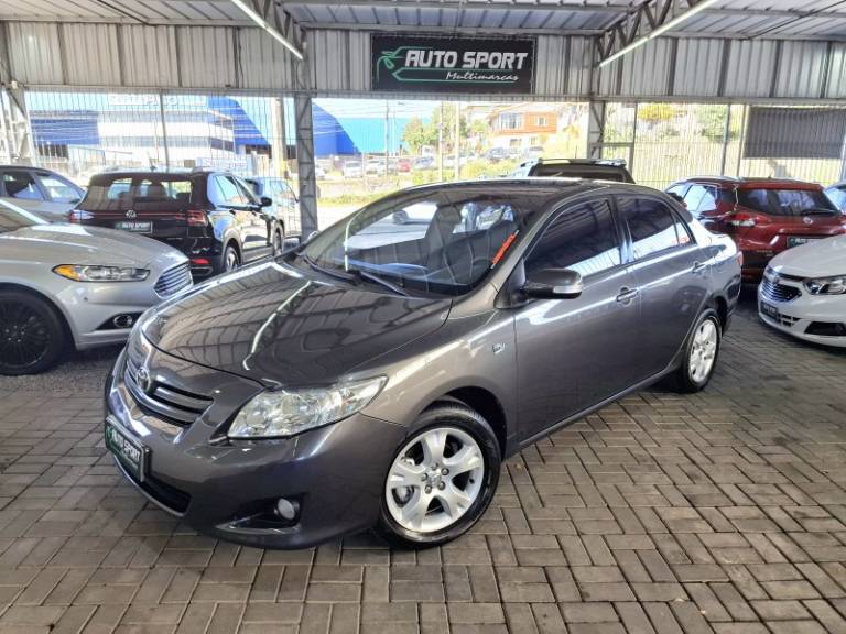 TOYOTA - COROLLA - 2010/2011 - Cinza - R$ 61.900,00