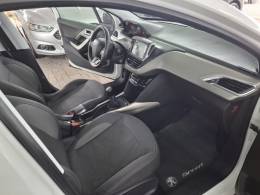 PEUGEOT - 2008 - 2015/2016 - Branca - R$ 53.000,00