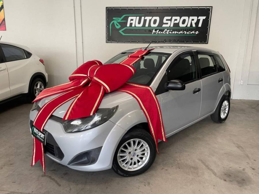 FORD - FIESTA - 2011/2012 - Prata - R$ 28.000,00