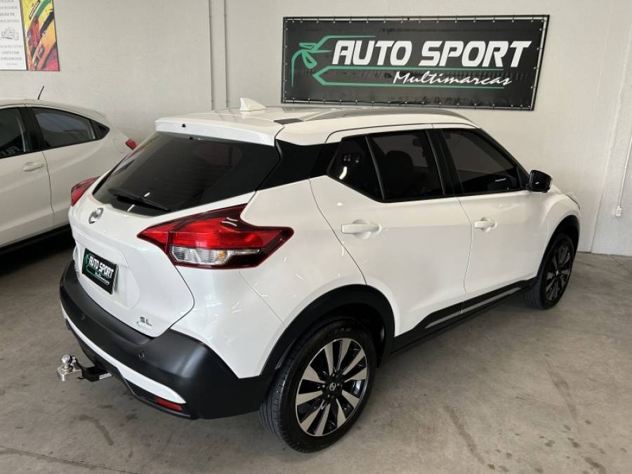 NISSAN - KICKS - 2016/2017 - Branca - R$ 85.000,00