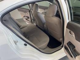 HONDA - CIVIC - 2013/2014 - Branca - R$ 72.000,00