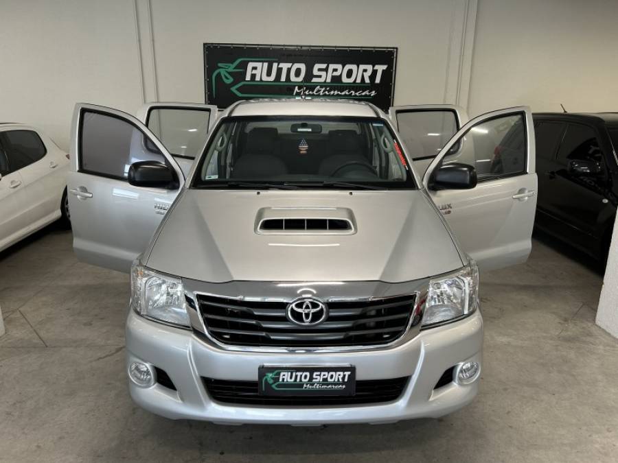 TOYOTA - HILUX - 2012/2012 - Prata - R$ 124.900,00