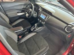 NISSAN - KICKS - 2017/2018 - Vermelha - R$ 82.900,00