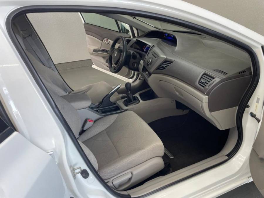 HONDA - CIVIC - 2013/2014 - Branca - R$ 72.000,00