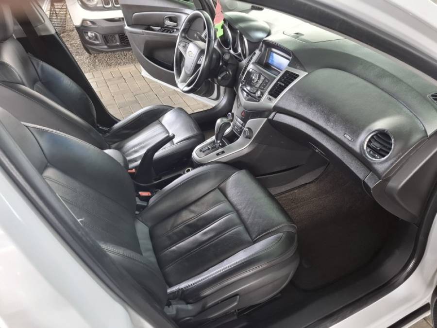 CHEVROLET - CRUZE - 2011/2012 - Branca - R$ 55.000,00