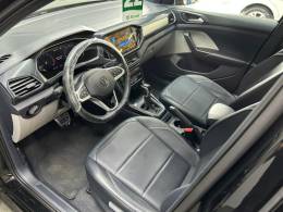 VOLKSWAGEN - T-CROSS - 2022/2022 - Preta - R$ 117.800,00