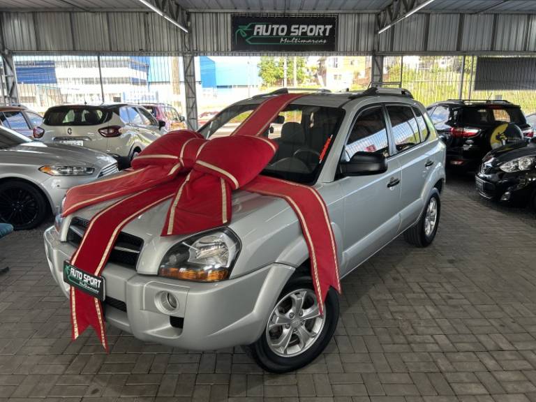 HYUNDAI - TUCSON - 2012/2012 - Prata - R$ 42.900,00