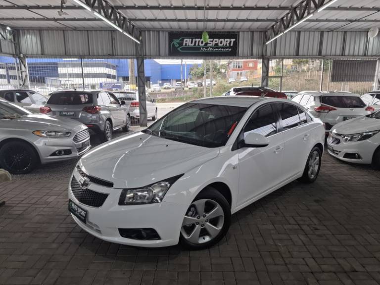 CHEVROLET - CRUZE - 2011/2012 - Branca - R$ 55.000,00
