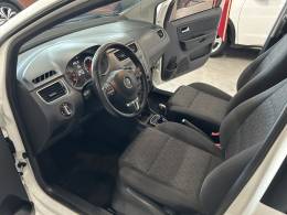 VOLKSWAGEN - FOX - 2014/2014 - Branca - R$ 45.800,00