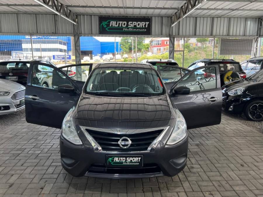 NISSAN - VERSA - 2016/2016 - Cinza - R$ 46.900,00