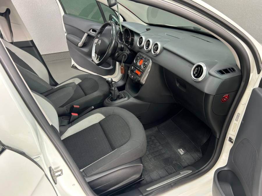 CITROËN - C3 - 2015/2015 - Branca - R$ 46.000,00