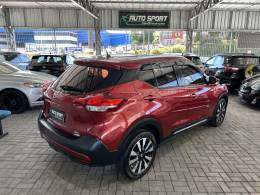 NISSAN - KICKS - 2017/2018 - Vermelha - R$ 82.900,00