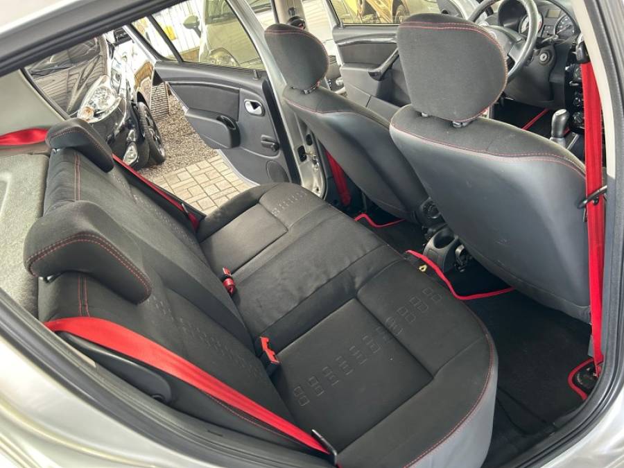 RENAULT - SANDERO - 2011/2011 - Prata - R$ 32.900,00