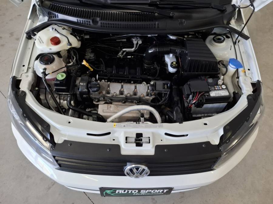 VOLKSWAGEN - SAVEIRO - 2020/2021 - Branca - R$ 69.900,00