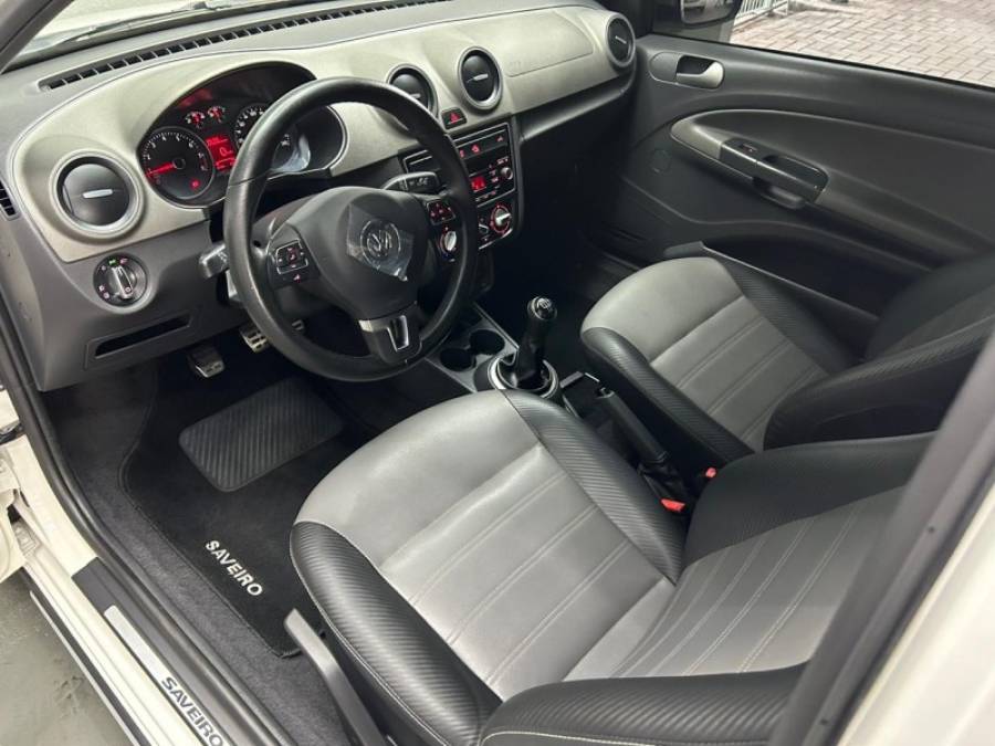 VOLKSWAGEN - SAVEIRO - 2015/2015 - Branca - R$ 76.990,00