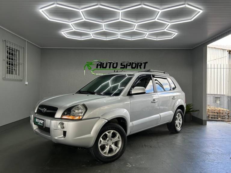 HYUNDAI - TUCSON - 2015/2016 - Prata - R$ 66.000,00