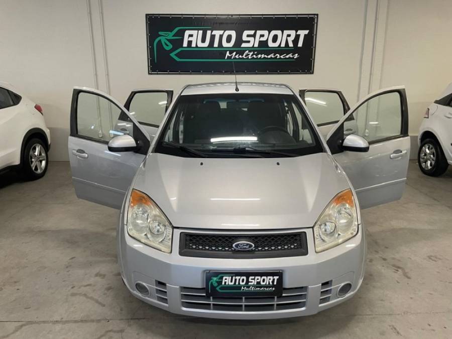 FORD - FIESTA - 2010/2010 - Prata - R$ 28.900,00