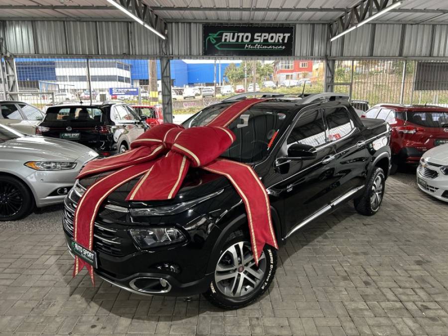 FIAT - TORO - 2017/2018 - Preta - R$ 99.800,00