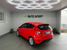 FORD - FIESTA - 2013/2014 - Vermelha - R$ 45.000,00