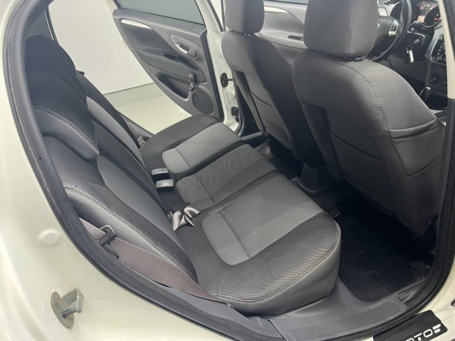 FIAT - PUNTO - 2014/2014 - Branca - R$ 39.900,00