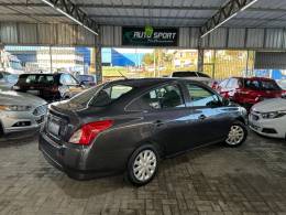 NISSAN - VERSA - 2016/2016 - Cinza - R$ 46.900,00
