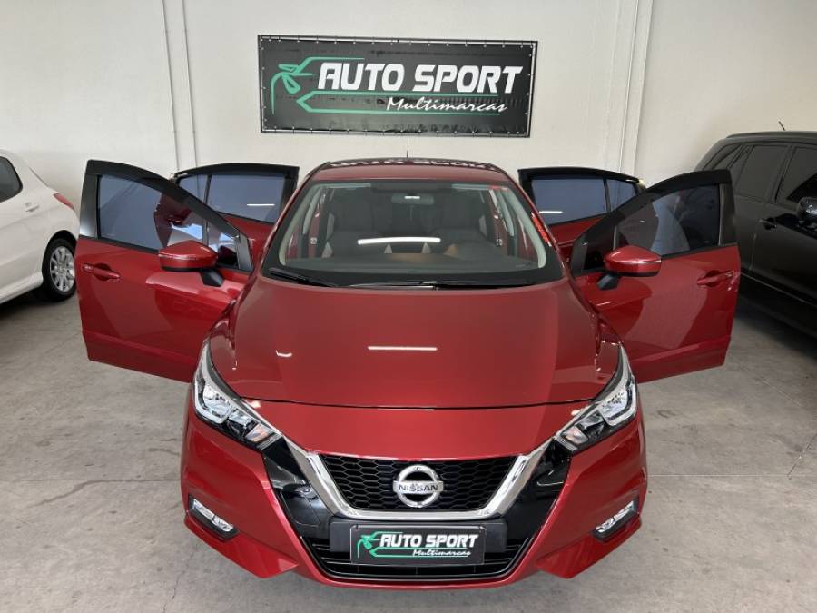 NISSAN - VERSA - 2022/2023 - Vermelha - R$ 98.800,00