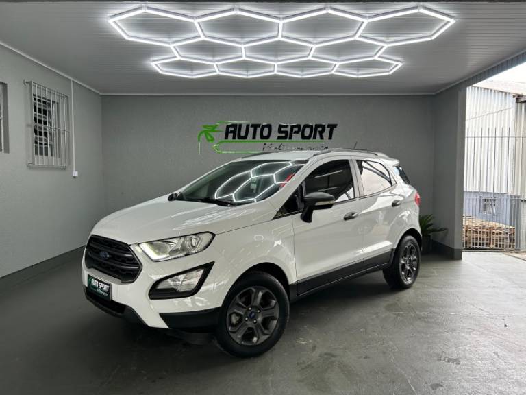 FORD - ECOSPORT - 2018/2019 - Branca - R$ 74.900,00
