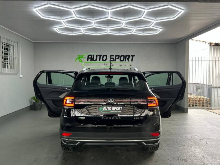 VOLKSWAGEN - T-CROSS - 2022/2022 - Preta - R$ 117.800,00