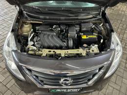 NISSAN - VERSA - 2016/2016 - Cinza - R$ 46.900,00