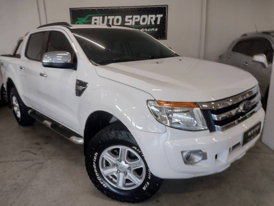 FORD - RANGER - 2015/2015 - Branca - R$ 114.900,00