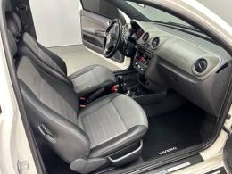 VOLKSWAGEN - SAVEIRO - 2015/2015 - Branca - R$ 76.990,00