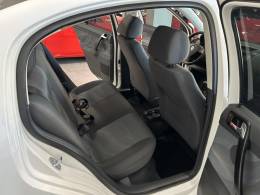 VOLKSWAGEN - POLO SEDAN - 2010/2011 - Branca - R$ 41.000,00