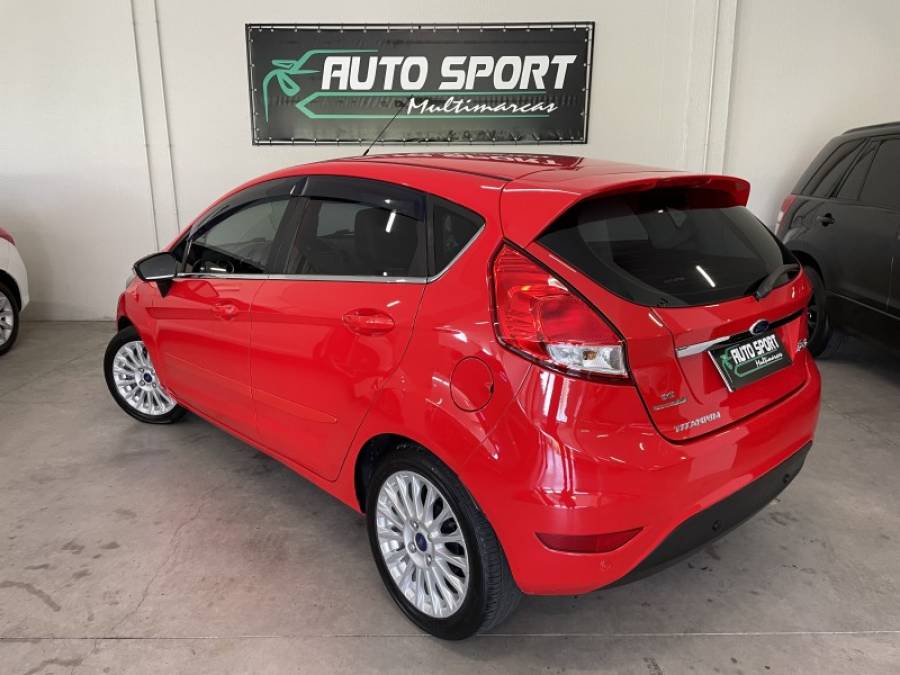 FORD - FIESTA - 2013/2014 - Vermelha - R$ 45.000,00