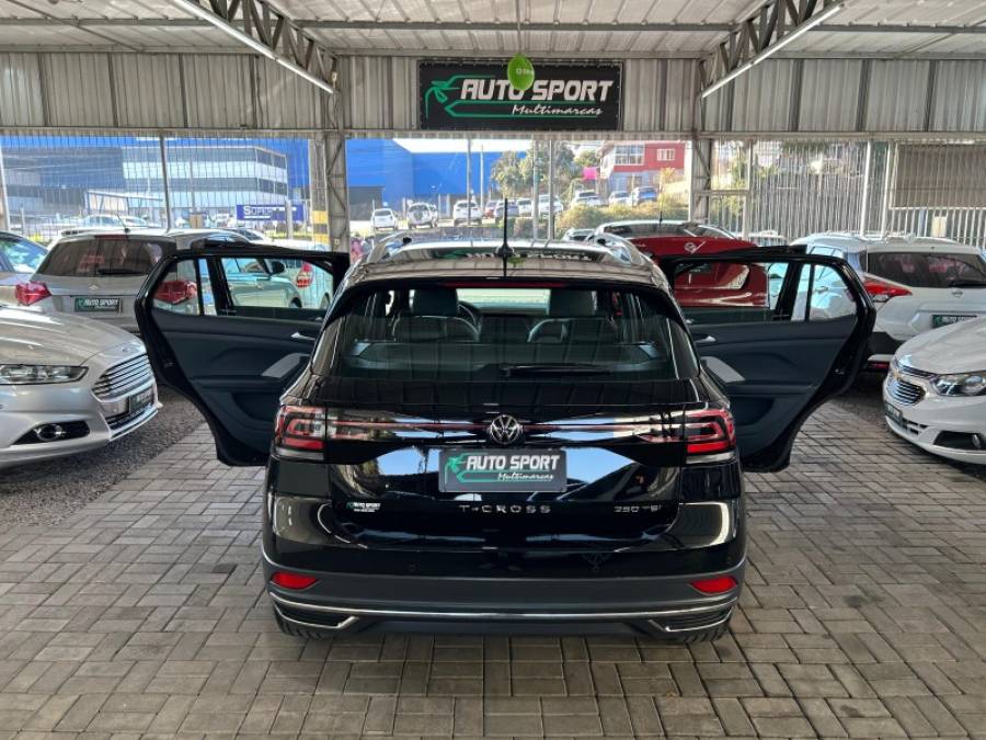 VOLKSWAGEN - T-CROSS - 2022/2022 - Preta - R$ 117.800,00