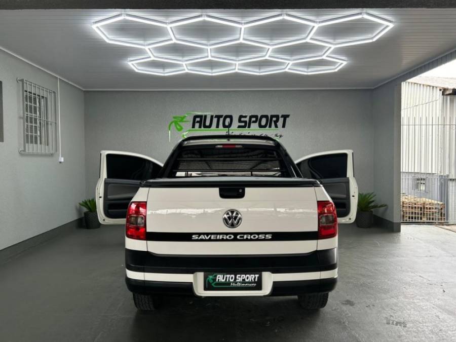 VOLKSWAGEN - SAVEIRO - 2015/2015 - Branca - R$ 76.990,00
