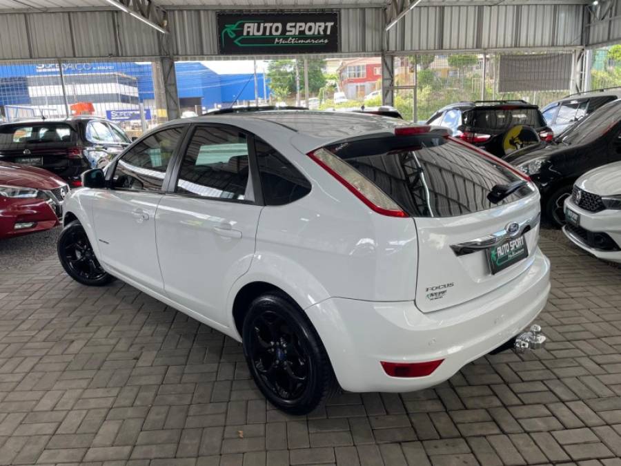 FORD - FOCUS - 2013/2013 - Branca - Sob Consulta