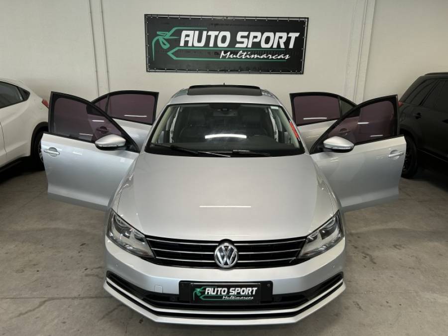 VOLKSWAGEN - JETTA - 2015/2015 - Prata - R$ 73.900,00