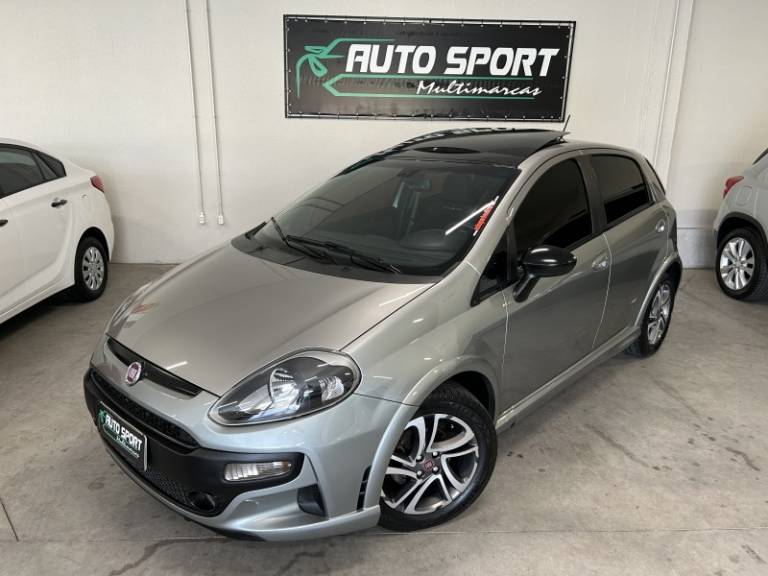 FIAT - PUNTO - 2015/2016 - Cinza - R$ 57.900,00